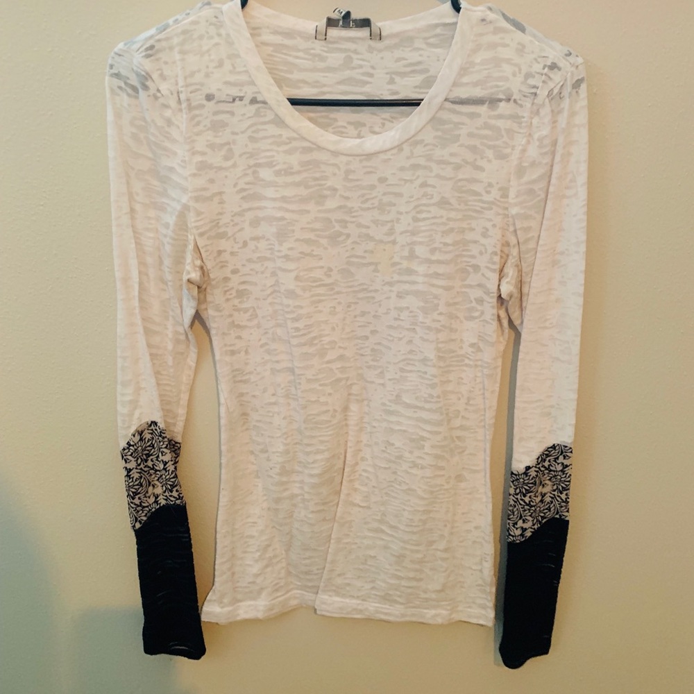 Medium BKE long sleeve